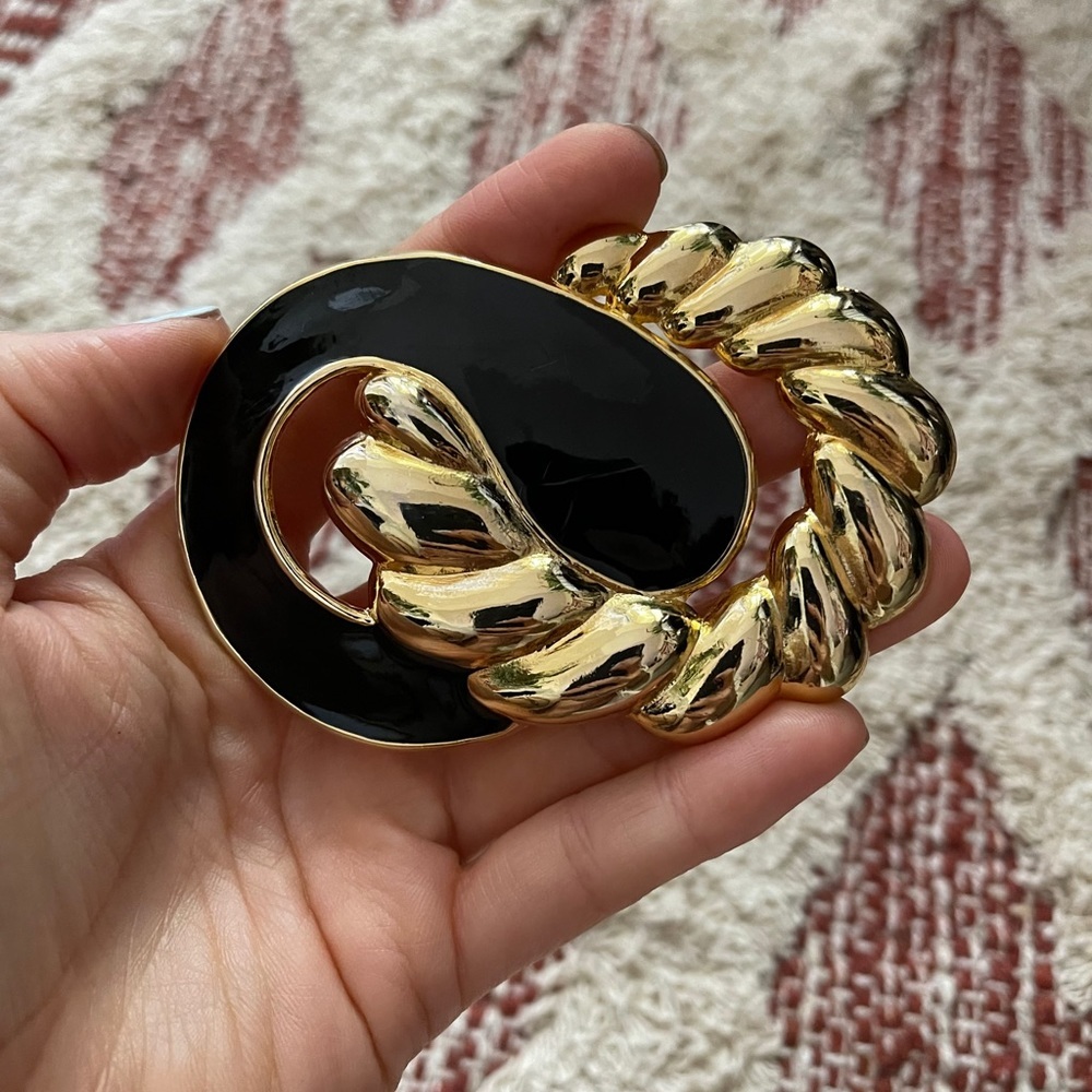 Retro vintage 1980s black enamel gold belt buckle shell style art deco - Picture 6 of 15
